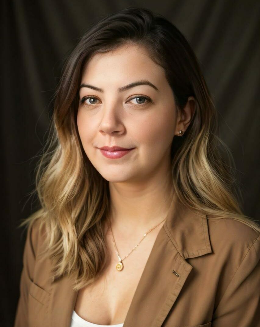 Claudia Valentim